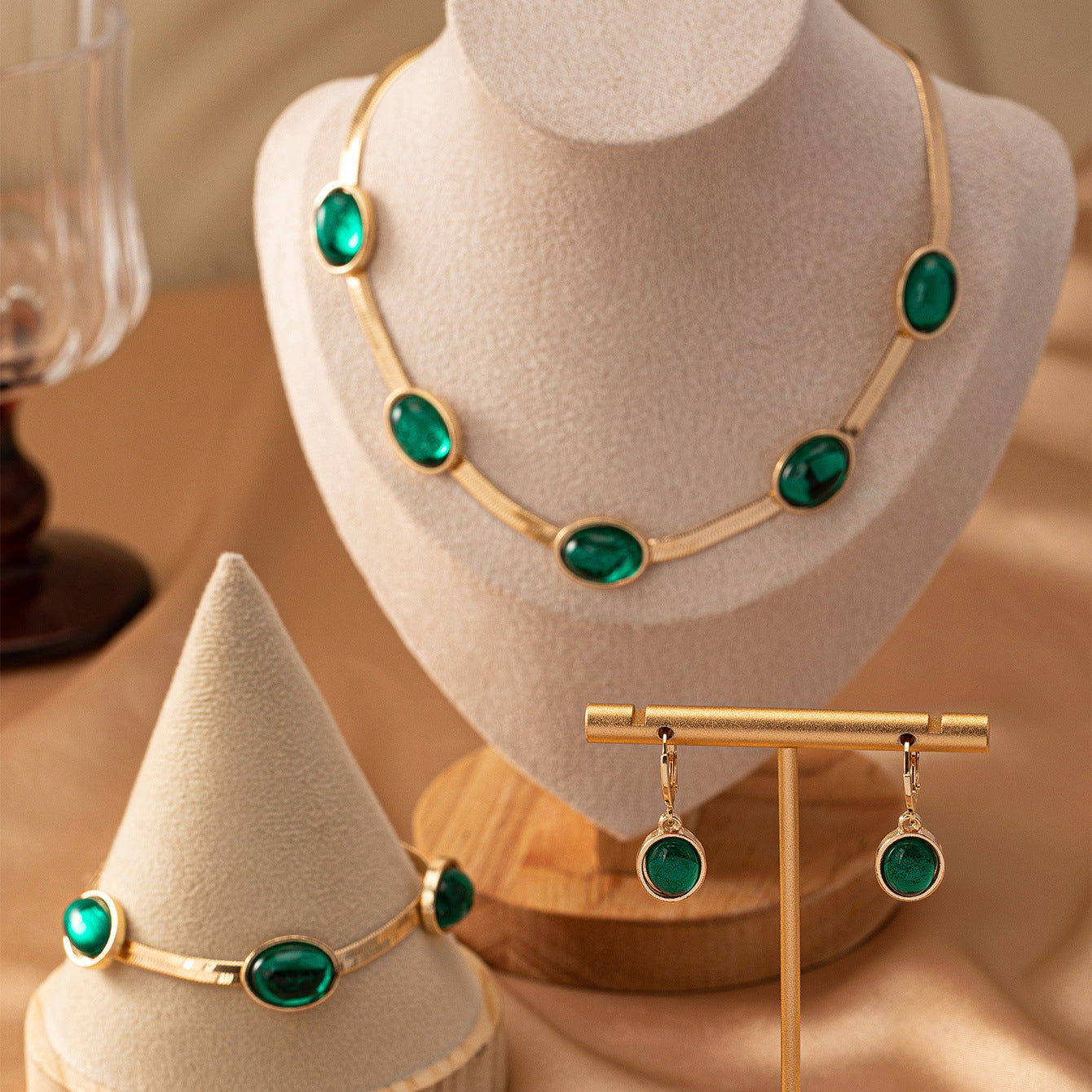 Trendy Emerald Set - Vintage Elegant Necklace, Bracelet, and Earrings